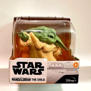 Star Wars The Bounty Collection Series 1 #1 The Child Grogu Baby Yoda Figure